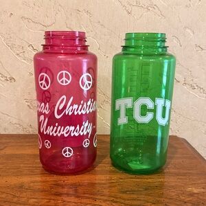 2 TCU Water Bottles-Green & Pink 32 oz. No lids